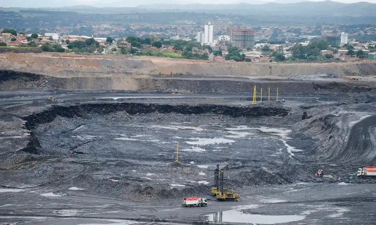 Estados e municípios produtores recebem R$ 460 mi de royalties da mineração