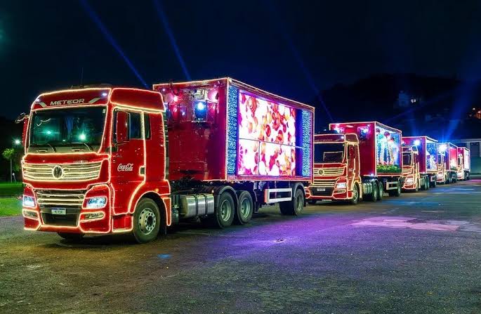 Caravana de Natal da Coca-Cola retorna a Maricá no dia 24 de novembro com desfile iluminado