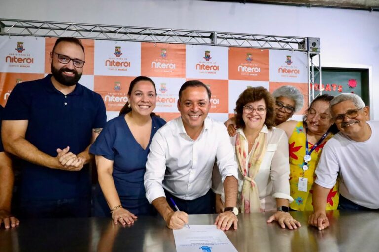 Prefeito de Niterói sanciona aumento para os servidores da Saúde e pagamento de gratificação federal anual