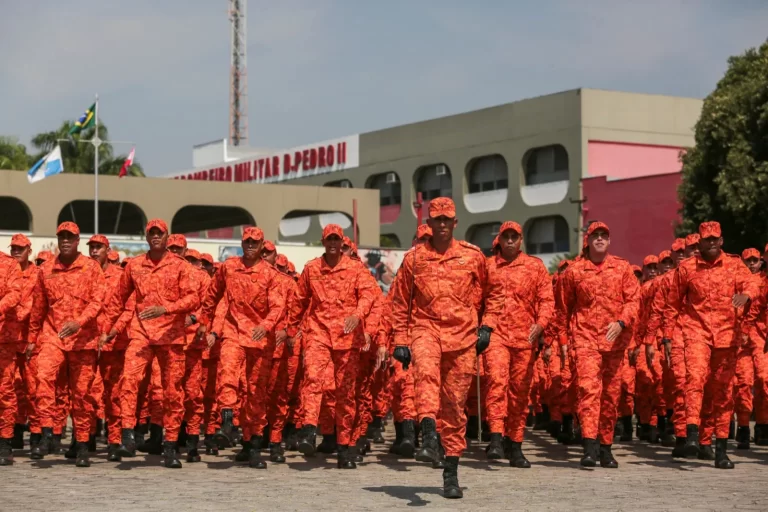 Concurso para formação de oficiais dos Bombeiros é autorizado pelo governador Claudio Castro