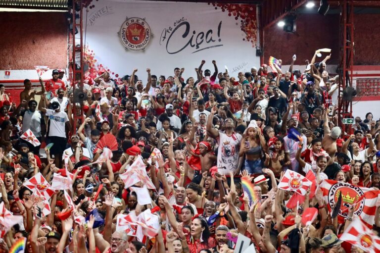 Viradouro leva o título do Carnaval 2026 e recebe elogios do prefeito de Niterói