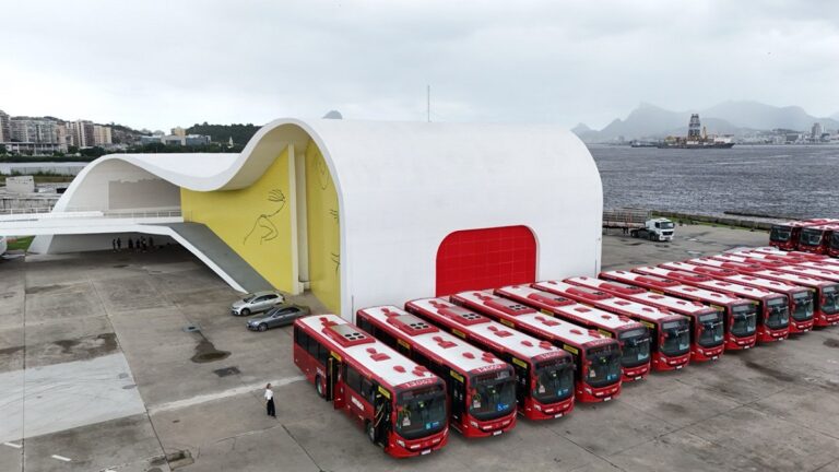 Niterói e consórcio Transnit apresentam 39 novos ônibus com ar-condicionado para a Região Norte