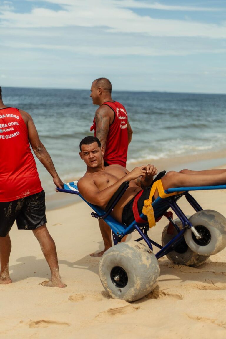 Maricá amplia acessibilidade nas praias com banho de mar para pessoas com deficiência