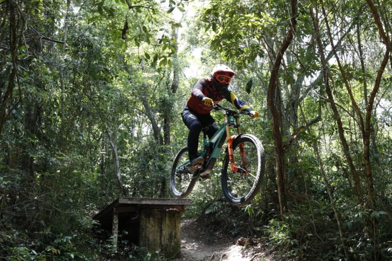 Niterói recebe etapa internacional de downhill no Parque da Cidade entre 10 e 12 de abril