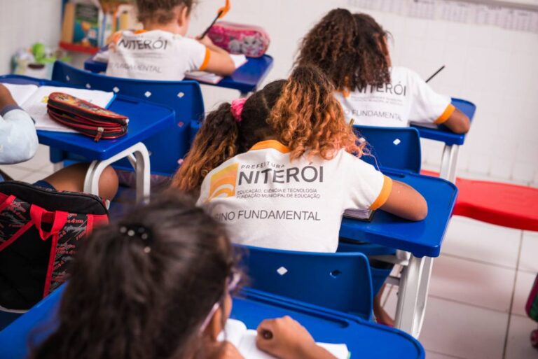 Educação de Niterói abre processo seletivo com 141 vagas para contratação temporária