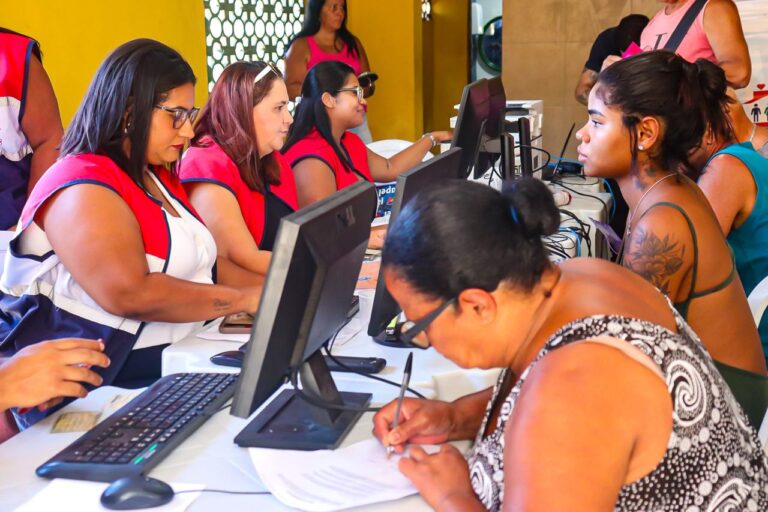 Ponta Negra recebe ação social com atualização do CadÚnico, vagas de emprego e serviços gratuitos neste sábado