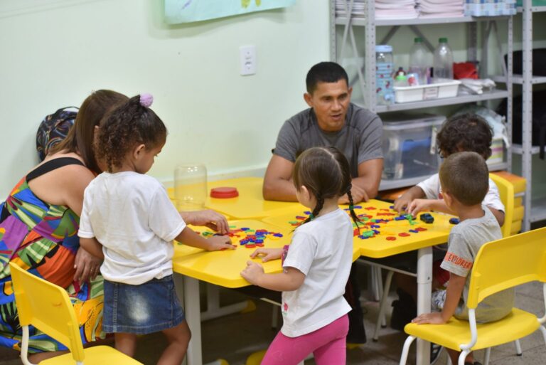 Maricá abre 120 vagas de apoio noturno para filhos de trabalhadores e estudantes