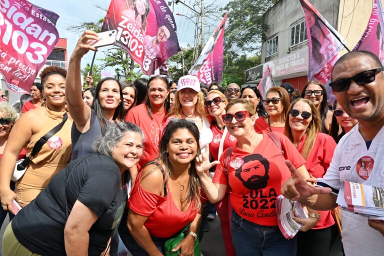 Zeidan inicia campanha à reeleição em Maricá com adesivaço e caminhada