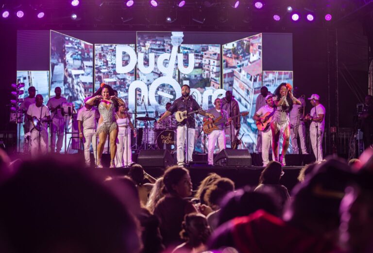 Maricá encerra Festa da Padroeira nas Comunidades com show de Dudu Nobre