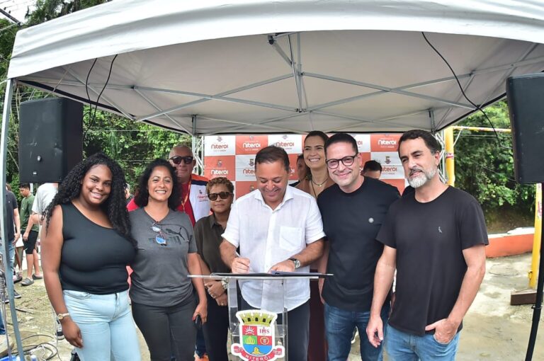 Rodrigo Neves assina ordem de início de obras de R$ 35,9 milhões no Baldeador