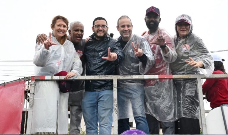 Zeidan encerra campanha com carreata pelas ruas de Maricá