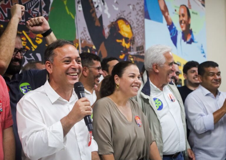 Prefeito Rodrigo Neves reúne frente ampla em Niterói para mobilização no segundo turno